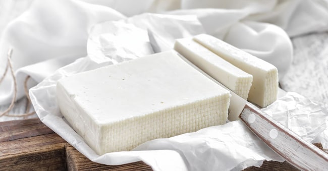 Feta: le forniture potrebbero essere messe a rischio dal propagarsi del vaiolo tra le greggi greche  (Alamy Stock Photo)