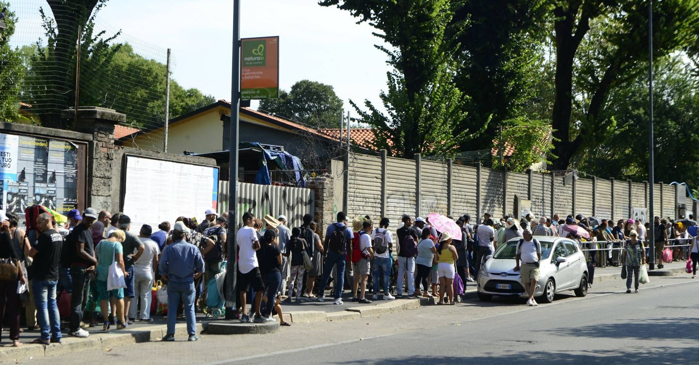 Distribuzioni dirette e acquisti in bottega a tutela del diritto al cibo