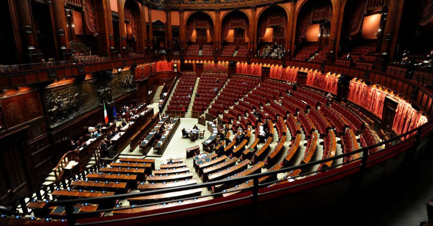 Primo ok alla legge sulle lobby: più trasparenza nel rapporto tra politica e interessi privati