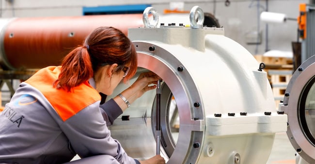 WÄRTSILÄ WARTSILA
INDUSTRIA AZIENDA STABILIMENTO PRODUZIONE MOTORI DIESEL SISTEMI DI PROPULSIONE E GENERAZIONE D'ENERGIA PER USO MARINO
OPERAIA OPERAIE  LAVORO MECCANICA MECCANICHE