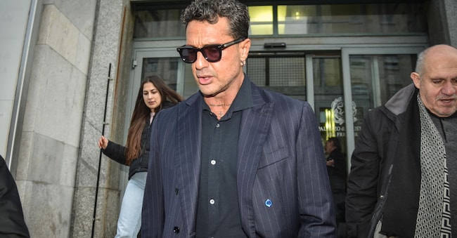 Fabrizio Corona esce dal tribunale dopo l’udienza accompagnato dall’avvocato Ivano Chiesa, Milano, 22 gennaio 2026.
ANSA/MATTEO CORNER