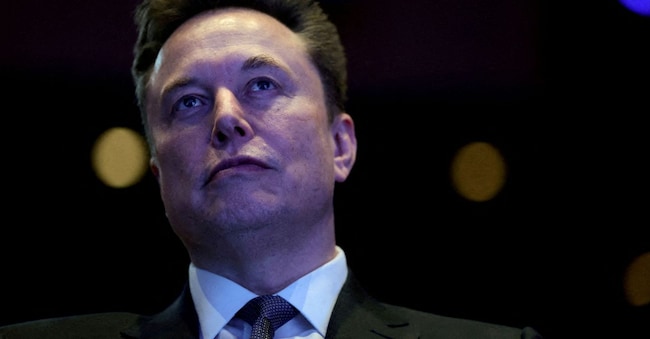 Elon Musk partecipa al Forum sugli investimenti USA-Arabia Saudita a Washington, D.C., Stati Uniti, 19 novembre 2025. REUTERS/Evelyn Hockstein/Foto d'archivio