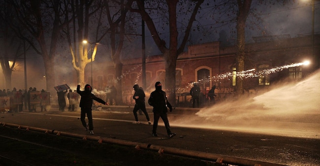 Scontri a corteo Nazionale in solidarietà al Centro Sociale Askatasuna di Corso Regina 47 a Torino, sgomberato lo scorso Dicembre   - Sabato, January 31, 2026. 