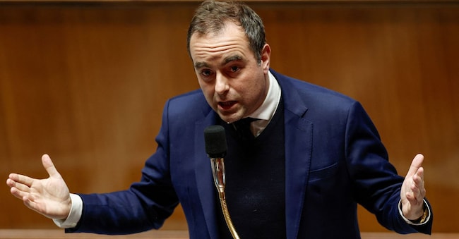 Il primo ministro francese Sébastien Lecornu durante il dibattito sulle due mozioni di fiducia respinte dall’Assemblée nationale, il 2 febbraio 2026. REUTERS/Benoit Tessier