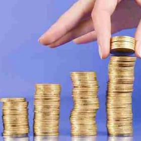 serie with columns of "gold" coins and fingers