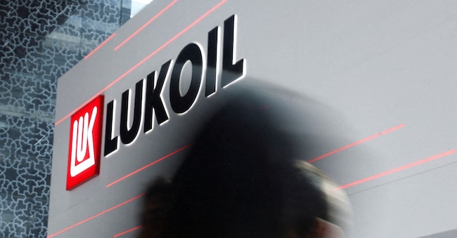 Il logo della società energetica russa Lukoil
