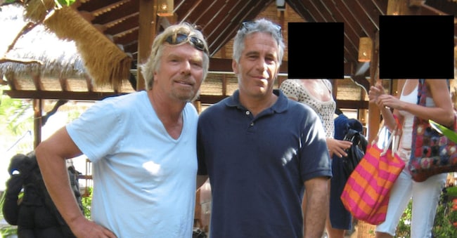 Jeffrey Epstein con Richard Branson (a sinistra) in una delle foto contenute nei file Epstein e pubblicate dal dipartimento di Giustizia degli Stati Uniti. (Ansa)