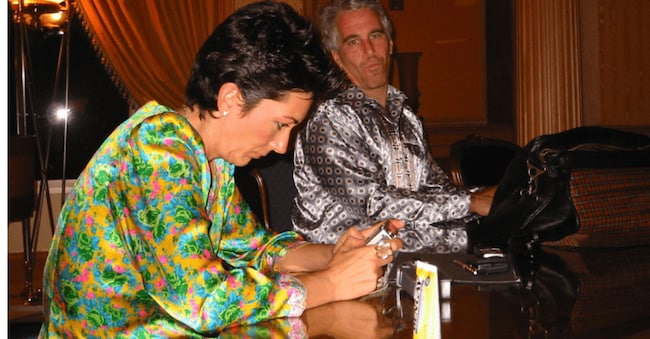 Jeffrey Epstein con Ghislaine Maxwell (Ansa)