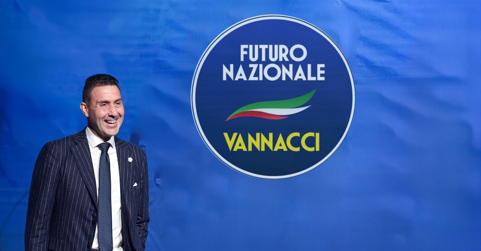 Vannacci lascia la Lega: «Proseguo la mia strada da solo». Salvini: «Deluso e amareggiato»