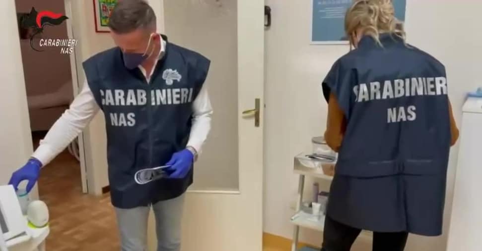 Liste d’attesa: intramoenia e frodi con pagamenti intestati a pazienti ignari. Il bilancio 2025 dei carabinieri del Nas