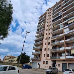 immagine non disponibile