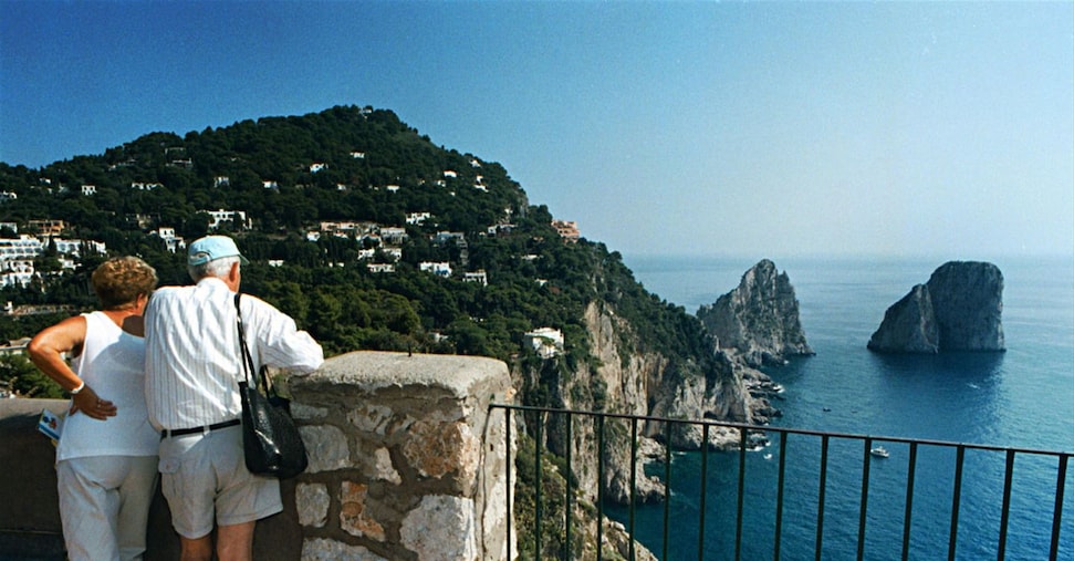Capri against overtourism, stop to groups of more than 40 people