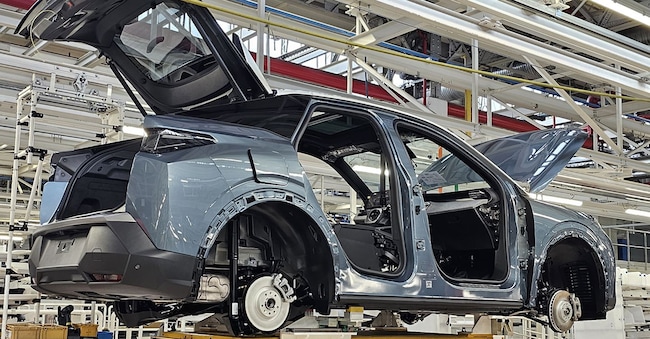 La linea di assemblaggio della Peugeot 3008, nella fabbrica di Sochaux in Francia. (Credit: Mario Cianflone)