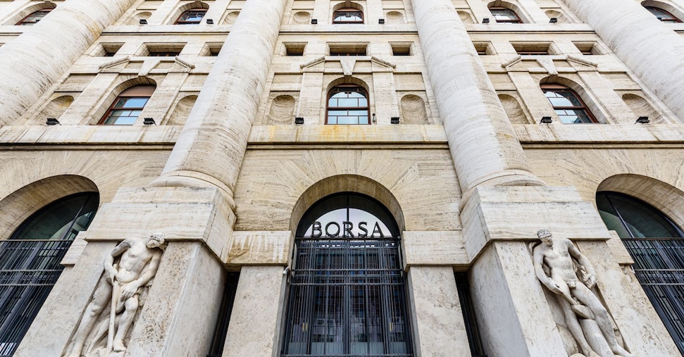 Borse in pausa: l’Europa rifiata dopo i record, a Milano Mps affonda dopo i conti