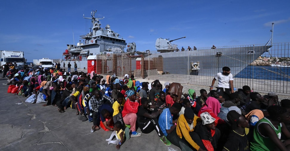 Immigrazione, il governo stringe sul disegno di legge e tiene il punto sul blocco navale