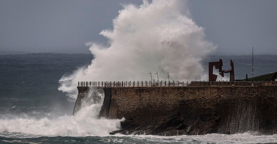 Cicloni e mareggiate, crescono le opere rigide di difesa delle coste italiane