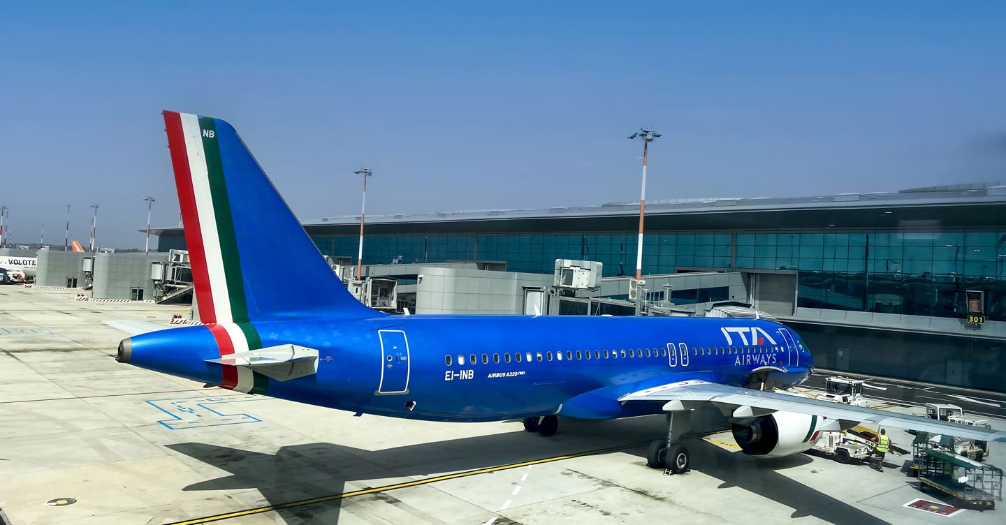 Scioperi nel trasporto aereo, muro contro muro con i sindacati, il ministro Salvini precetta 