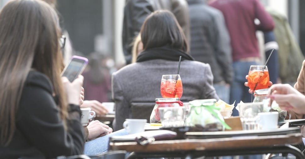 Spritz a colazione per gli universitari: arriva da Ferrara l’ultimo allarme dipendenze Spritz a colazione per gli universitari: arriva da Ferrara l’ultimo allarme dipendenze