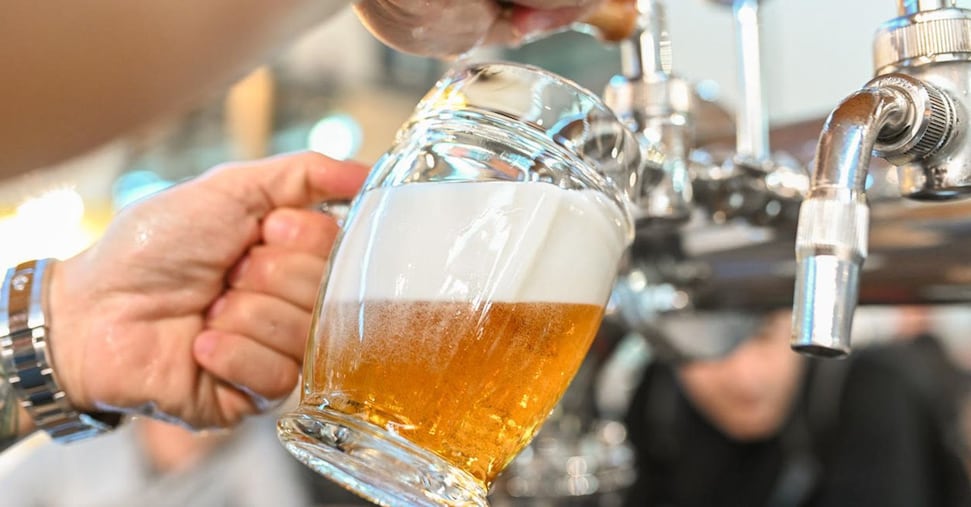 Ready to drink e birre artigianali, cocktail monodose o alla spina: ecco come cambia il bere fuori casa