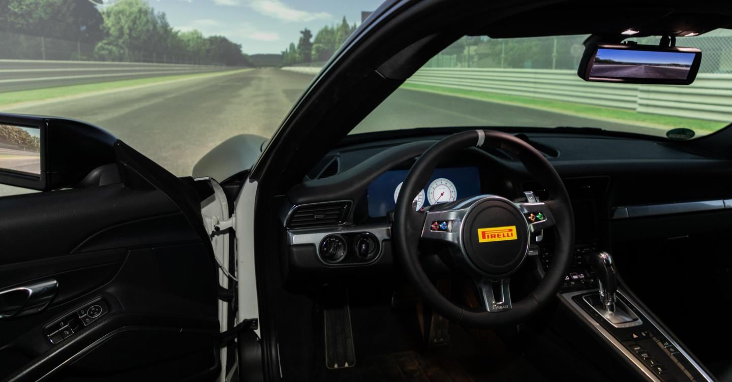 Pirelli: il futuro dei pneumatici corre sui dati tra intelligenza artificiale e virtualizzazione