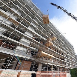 EDILIZIA, LAVORI EDILIZI, EDILI, IMPALCATURE, IMPALCATURA, GRU, CANTIERE EDILE