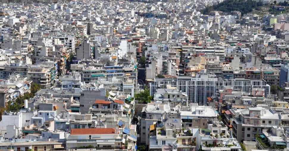 Atene, tra mito e realtà: sotto l’Acropoli cresce la città delle disuguaglianze