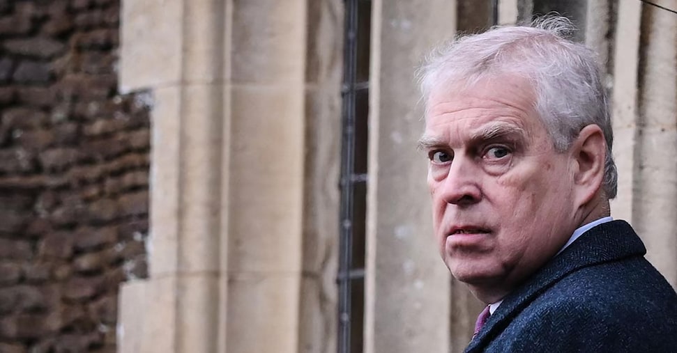 Il governo britannico lavora a legge per rimuovere l’ex principe Andrea da linea di successione