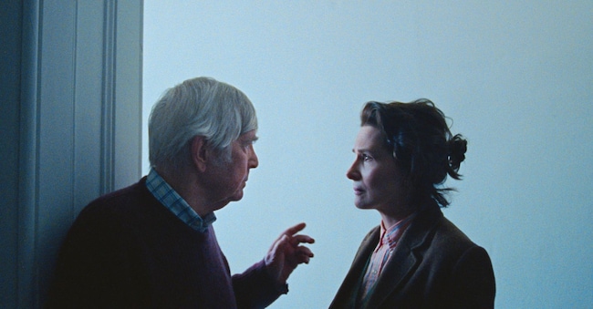 «Queen at the sea». Tom Courtenay è Martin e Juliette Binoche è Amanda nel film di Lance Hammer in gara alla Berlinale