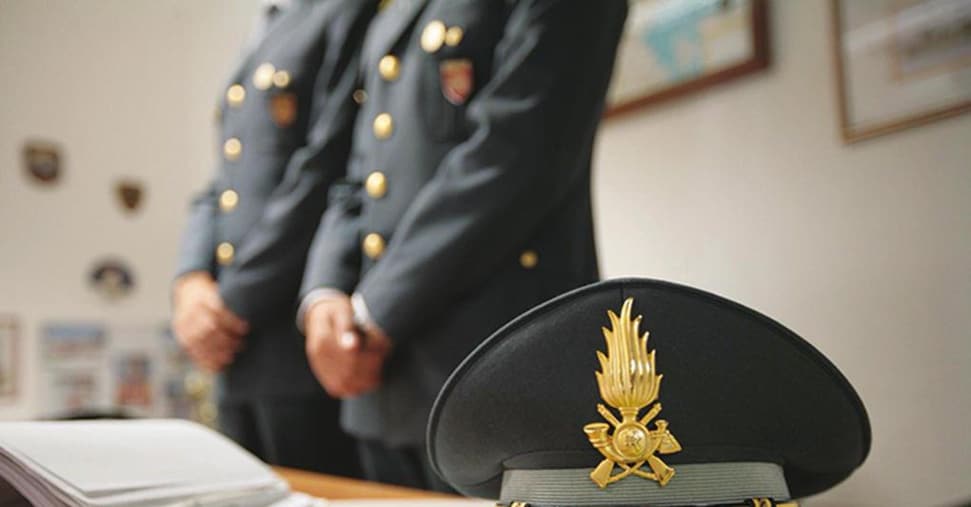 Guardia di finanza sequestra 60 tonnellate tra tabacco e sigarette contraffatte