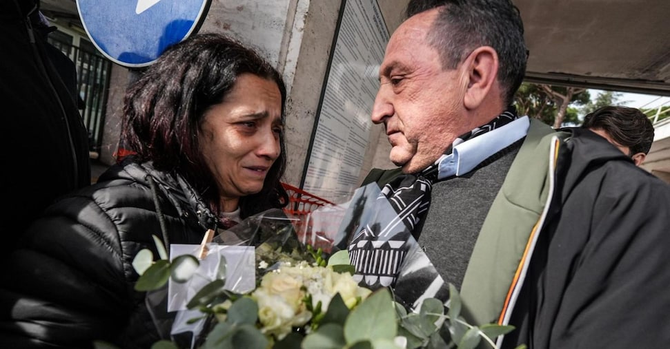 Morte Domenico, si aggrava la posizione degli indagati. La mamma: ora giustizia Morte Domenico, si aggrava la posizione degli indagati. La mamma: ora giustizia