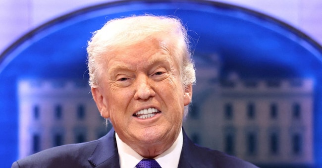 Il presidente Donald Trump durante la conferenza stampa in cui ha commentato la sentenza della Corte Suprema che ha bocciato i dazi 