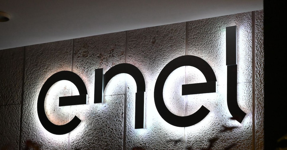 Enel, dal decreto bollette impatto sull’utile netto  fino a 400 milioni nel 2027