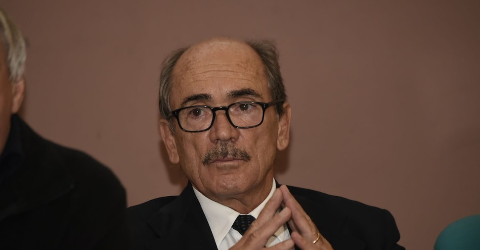 Relazione Antimafia: «Dai pm indagini carenti su de Raho» Relazione Antimafia: «Dai pm indagini carenti su de Raho»