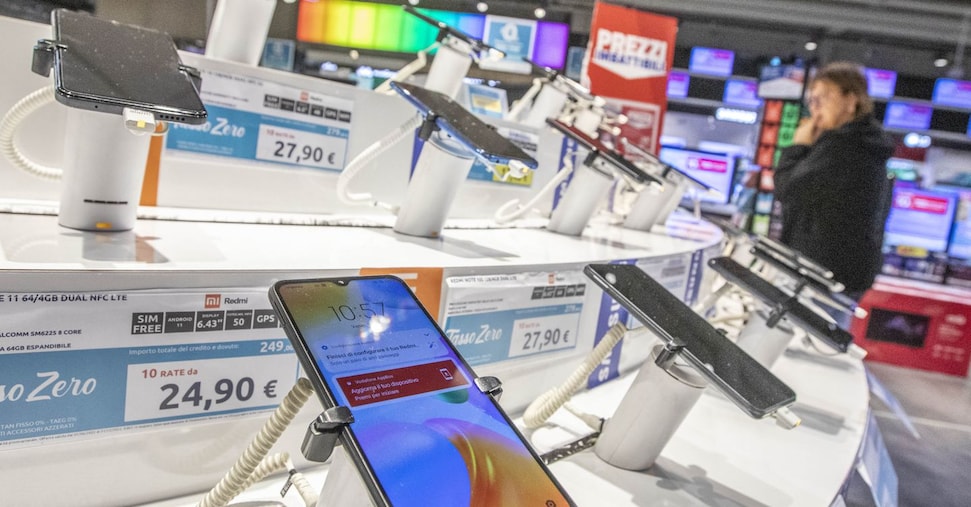 Cresta su fondi Ue, arresto di docenti e ricercatori per corruzione. In gioco cellulari, smart tv e pc per uso personale