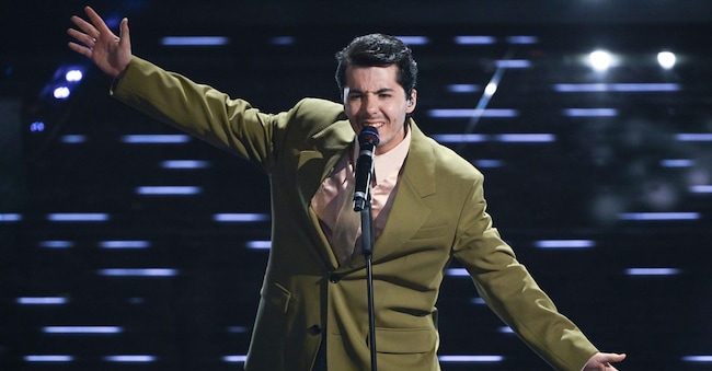 Fulminacci si esibisce nella seconda serata del 76esimo Festival di Sanremo
