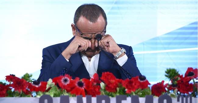 Carlo Conti in conferenza stampa dopo la seconda serata del Festival di Sanremo 2026