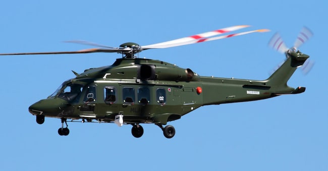Elicottero militare AgustaWestland (Leonardo) AW149 dell'Aeronautica Militare Italiana in volo nel cielo. (Alamy Stock Photo)