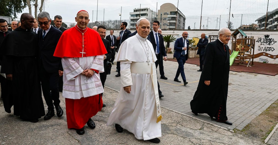 Il Papa, «basta armi, in Medio Oriente rischio voragine irreparabile» Il Papa, «basta armi, in Medio Oriente rischio voragine irreparabile»