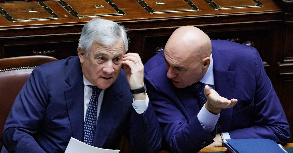 Iran, Tajani: la crisi in atto incide direttamente sulla nostra sicurezza. Domani rientreranno i 200 studenti minorenni Iran, Tajani: la crisi in atto incide direttamente sulla nostra sicurezza. Domani rientreranno i 200 studenti minorenni