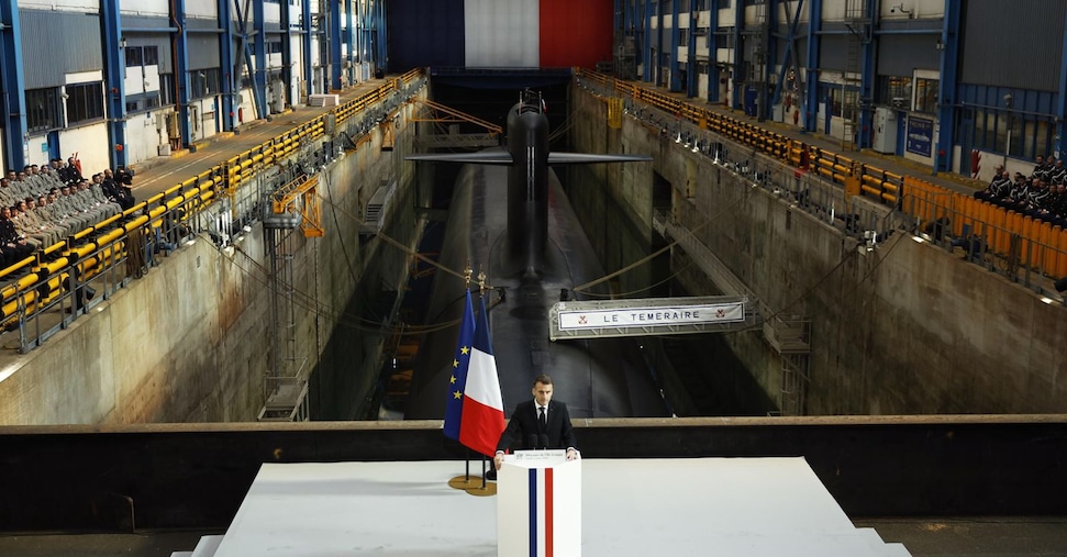 Macron: aumenteremo il numero delle testate atomiche