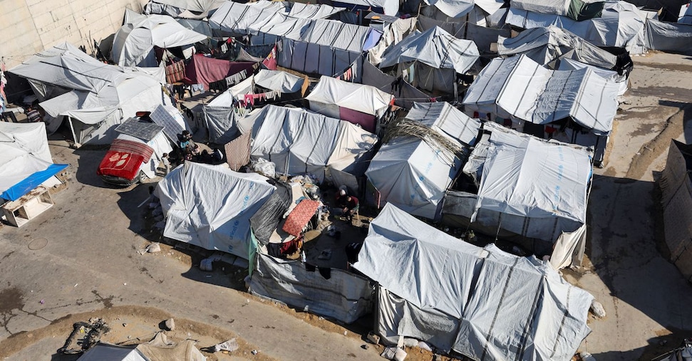 Gaza: la chiusura dei valichi blocca di nuovo gli aiuti umanitari