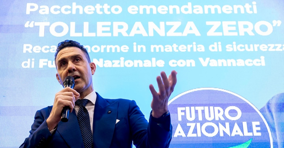 Vannacci lancia il suo pacchetto sicurezza in nome della «tolleranza zero» Vannacci lancia il suo pacchetto sicurezza in nome della «tolleranza zero»