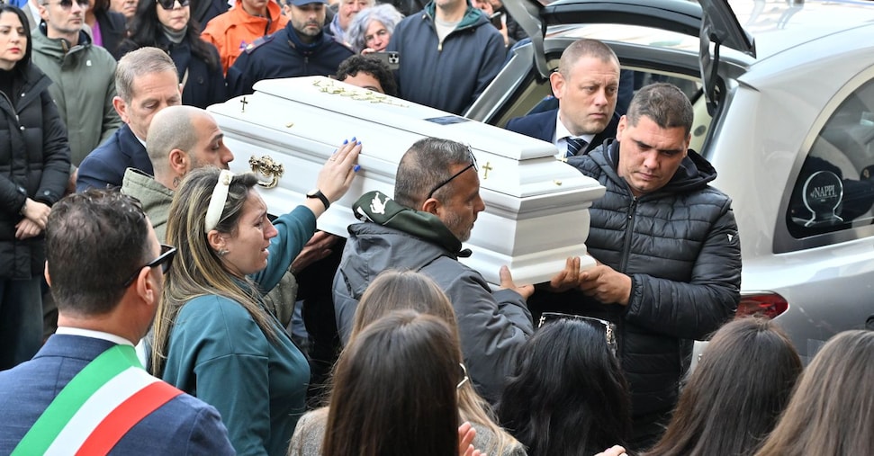 Oggi alle 15 i funerali di Domenico nel duomo di Nola. Parteciperà la premier Meloni