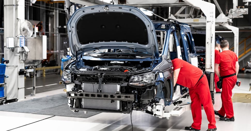 Crisi dell’industria italiana: persi 103mila posti dal 2008, boom di cassa integrazione e crollo dell’automotive