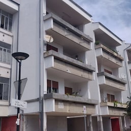 immagine non disponibile