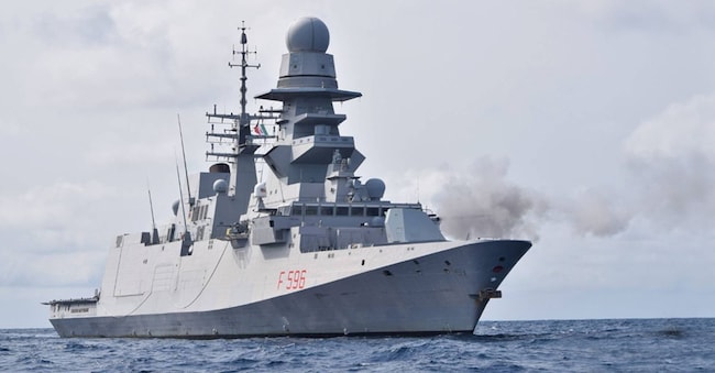 la fregata missilistica “Federico Martinengo” della Marina militare italiana