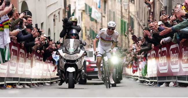 Tadej Pogacar durante la Strade Bianche (Strade Bianche), una gara ciclistica di un giorno di 203 km con partenza e arrivo a Siena (Toscana), Italia - Sabato 7 marzo 2025 - Sport - ciclismo (Foto di Massimo Paolone/LaPresse)
