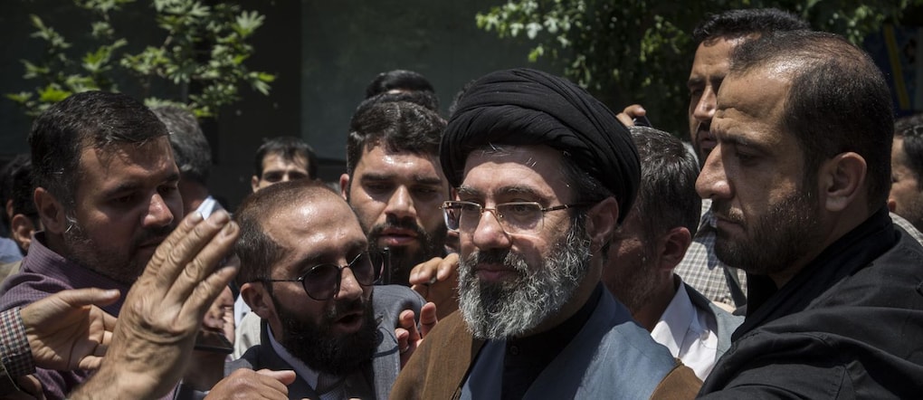 La nuova Guida Suprema iraniana Mojtaba Khamenei è il figlio dell’ayatollah Ali Khamenei, ucciso nel primo giorno di guerra   