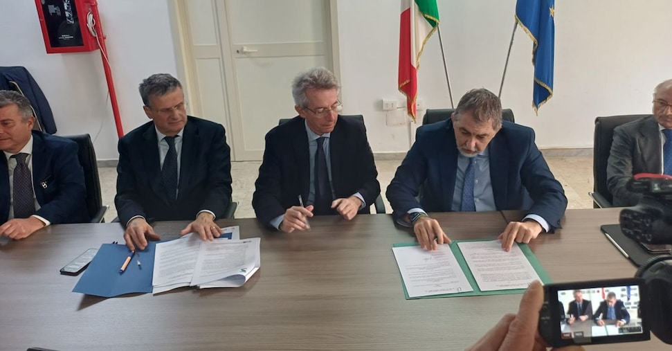 Terra dei fuochi: un’intesa a sei per rimuovere i rifiuti dalle strade