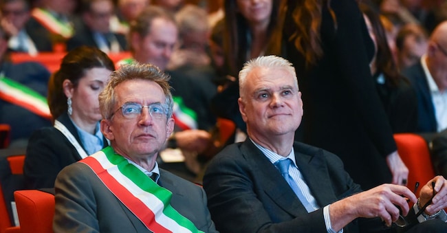 Gaetano Manfredi, sindaco di Napoli, e Paolo Zangrillo, ministro Pubblica amministrazione 